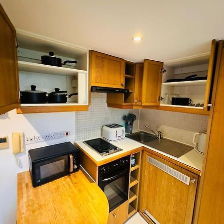 Trio'S Haven In Portebello Road London Bagian luar foto