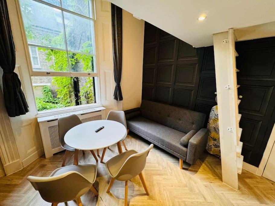 Trio'S Haven In Portebello Road London Bagian luar foto