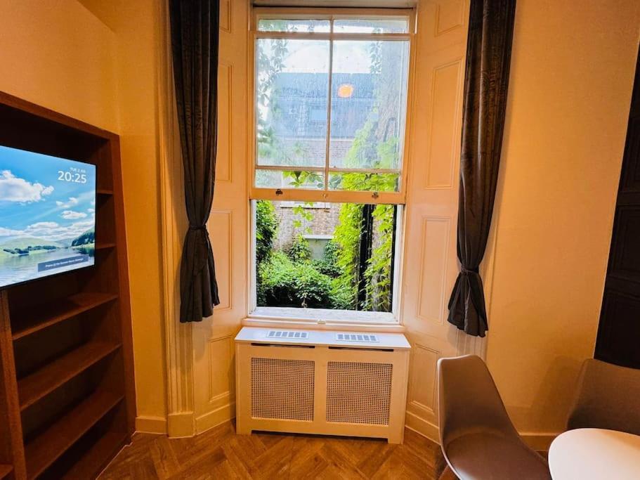 Trio'S Haven In Portebello Road London Bagian luar foto